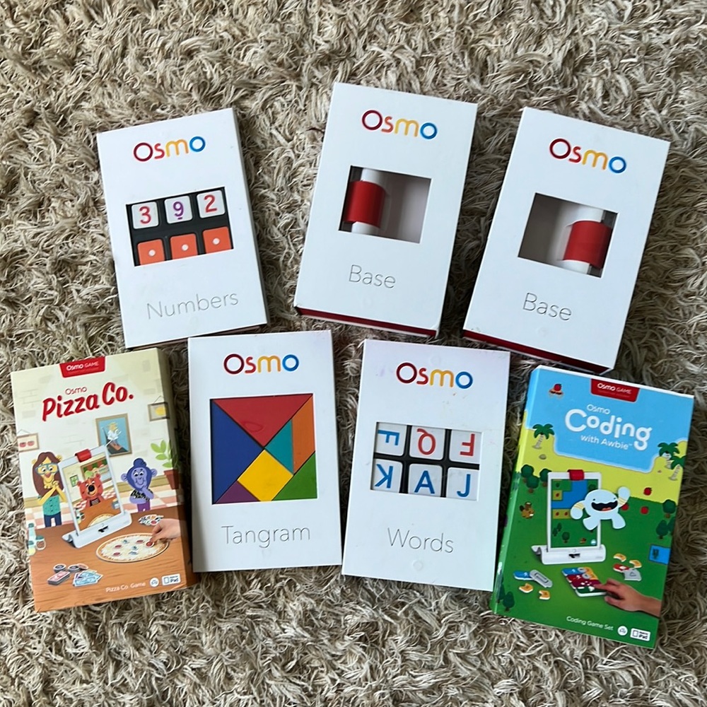Osmo Genius Bundle with Pizza Co. and Coding games.  Extra base also included!